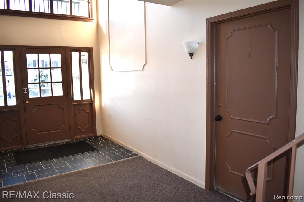 100 West Hickory Grove Road, Unit E1 Bloomfield Hills, MI 48304 - Photo 2 of 23