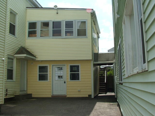 12 King Street Biddeford, ME 04005 - Photo 3 of 30 3