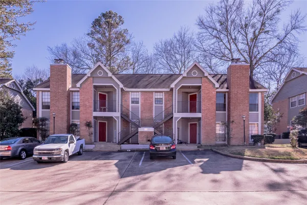 $1,100 | 2401 Sycamore Avenue, Unit B4, Huntsville, TX 77340