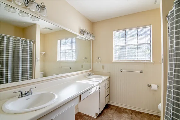 $1,100 | 2401 Sycamore Avenue, Unit B4, Huntsville, TX 77340