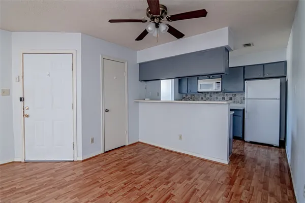 $1,100 | 2401 Sycamore Avenue, Unit B4, Huntsville, TX 77340
