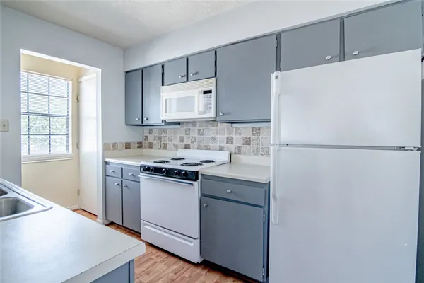 $1,100 | 2401 Sycamore Avenue, Unit B4, Huntsville, TX 77340