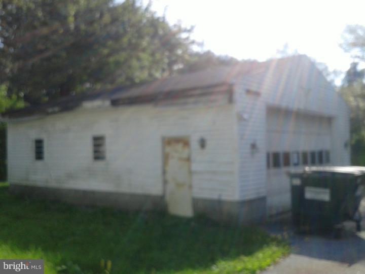 5838 Burkey Road Gap, PA 17527 - Photo 17 of 18 Garage