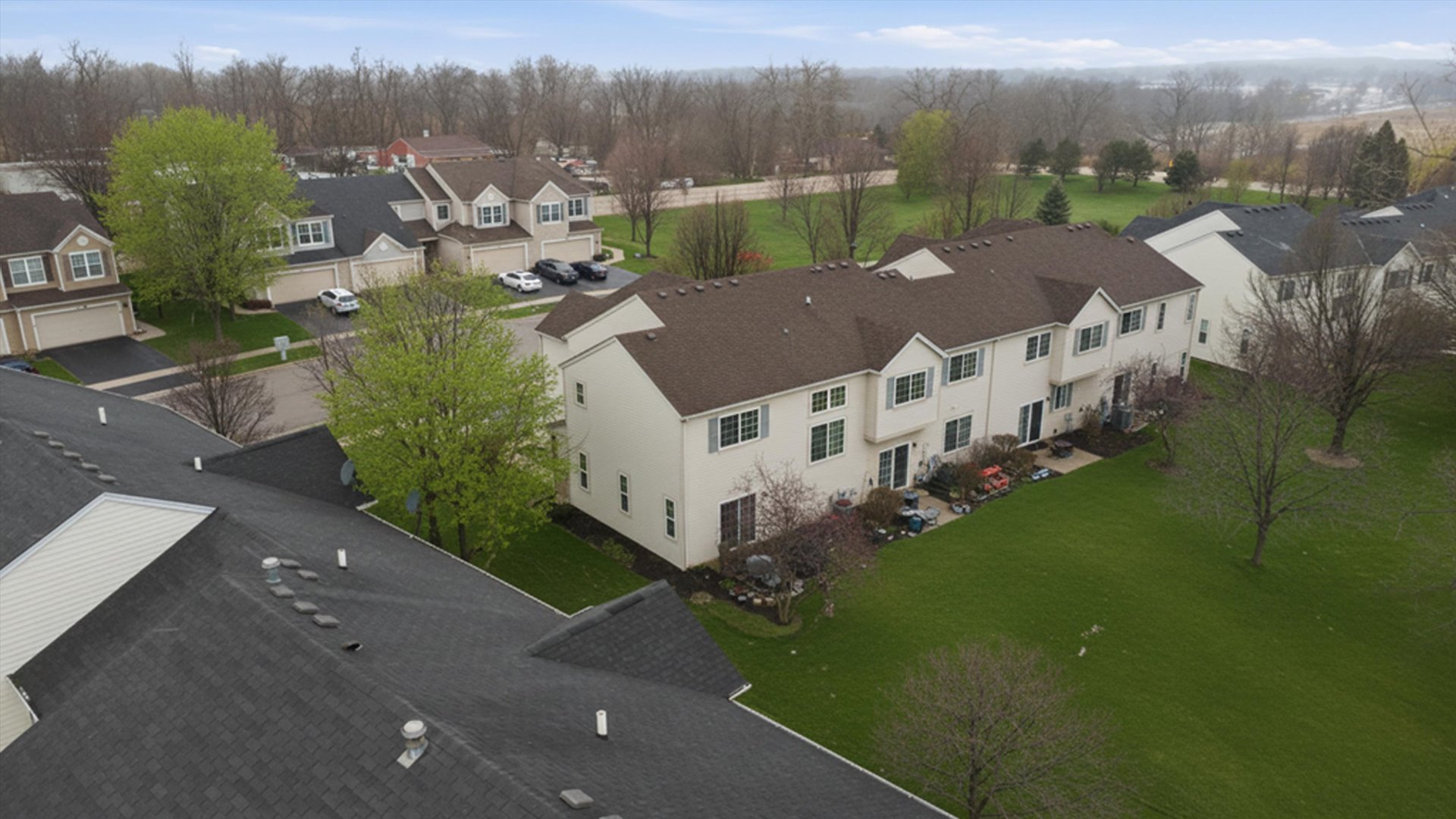 1110 Colonial Drive Joliet, IL 60432 - Photo 7 of 34 a aerial view of a house with a garden