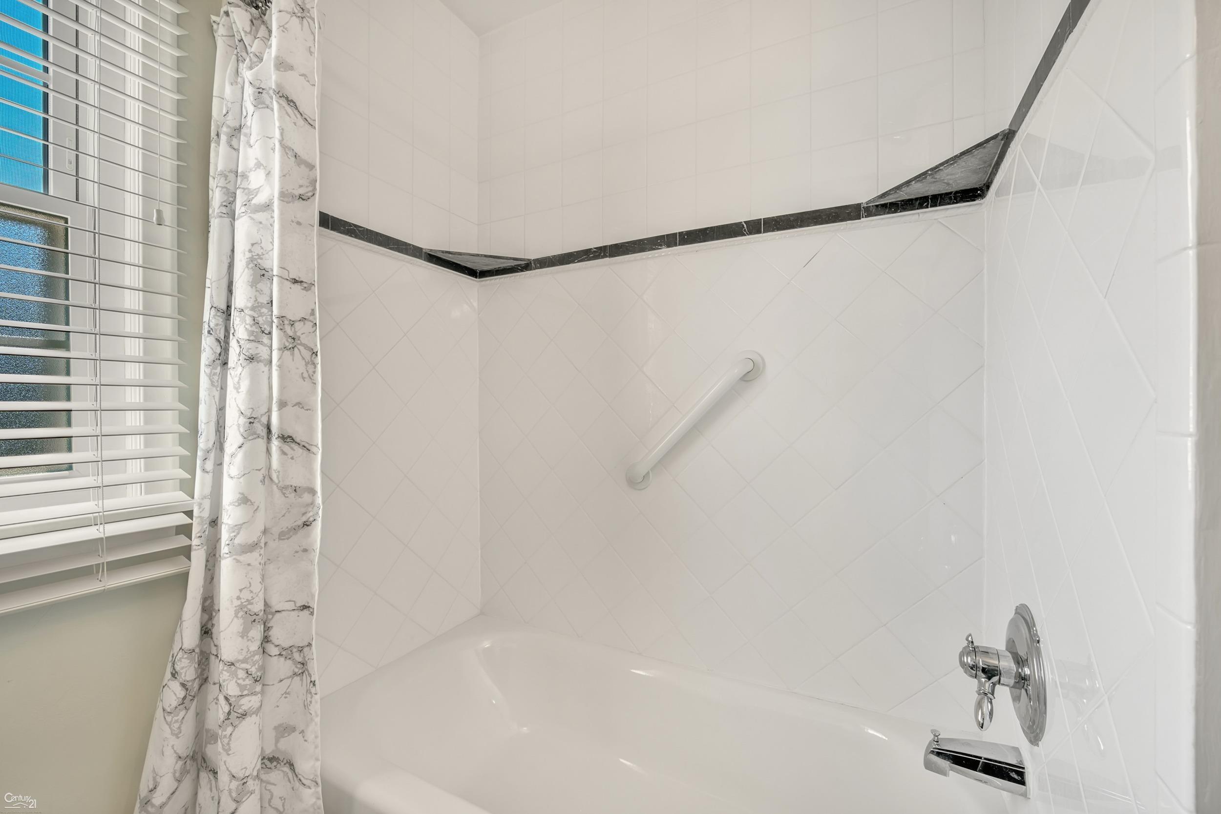 1038 Hawthorne Road Grosse Pointe Woods, MI 48236 - Photo 52 of 61