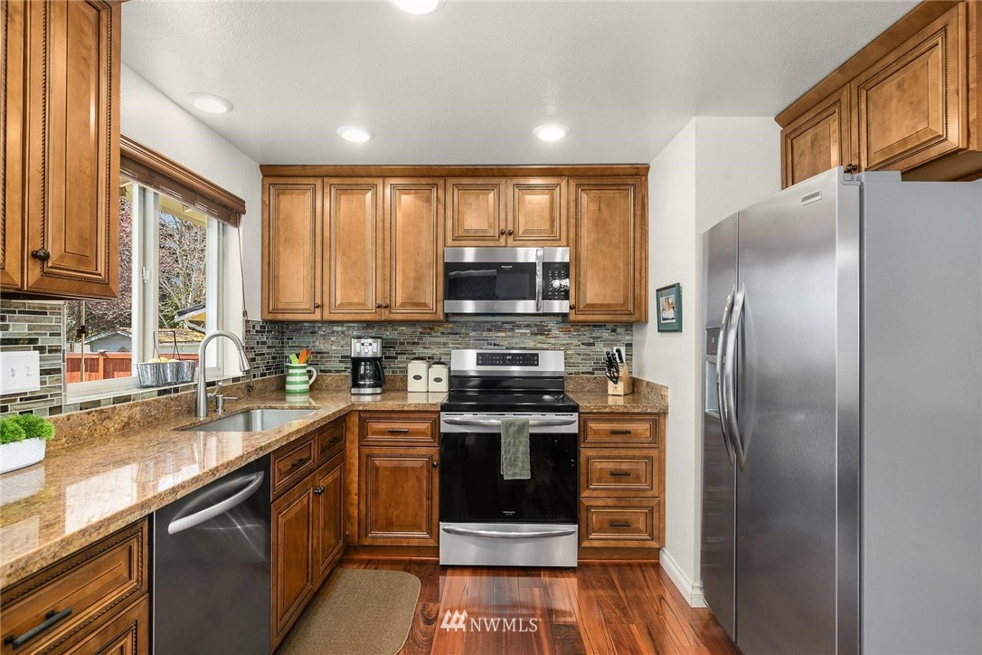 12933 Southeast 188th Street Renton, WA 98058 - Photo 4 of 18 Gallery Image 4