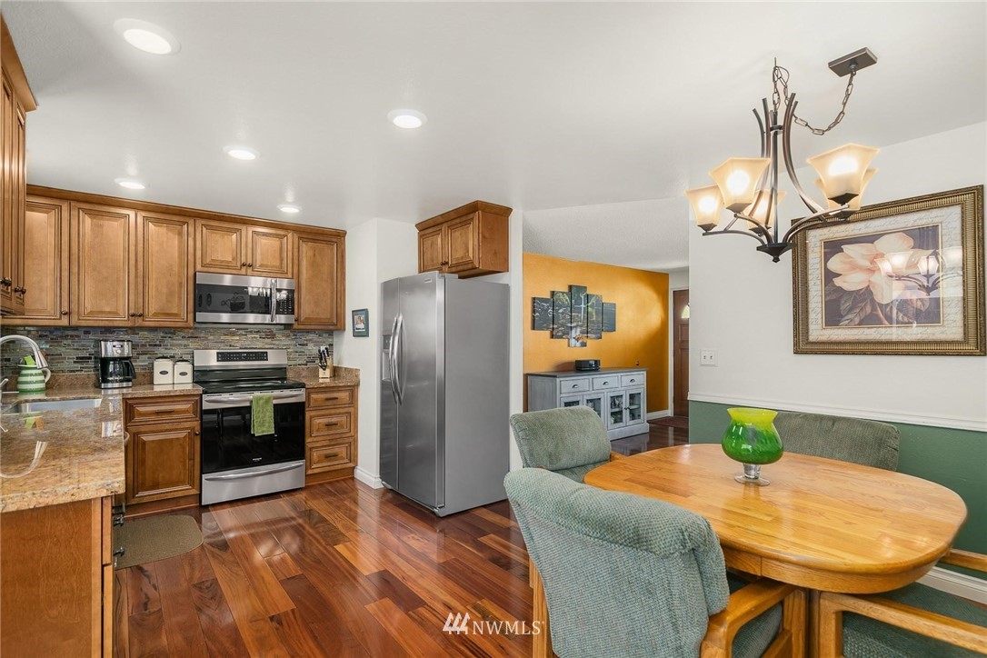 12933 Southeast 188th Street Renton, WA 98058 - Photo 5 of 18 Gallery Image 5