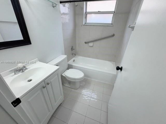 26508 Southwest 128th Court Homestead, FL 33032 - Photo 8 of 19 a bathroom with a sink and a mirror