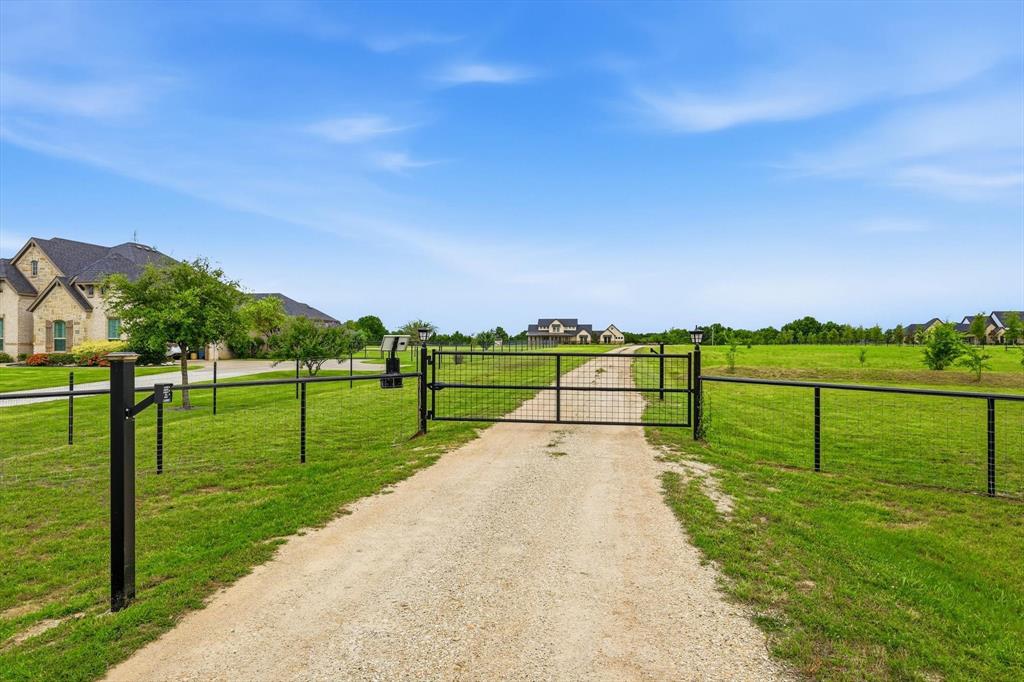 6020 Honeysuckle Road Midlothian, TX 76065 - Photo 34 of 39