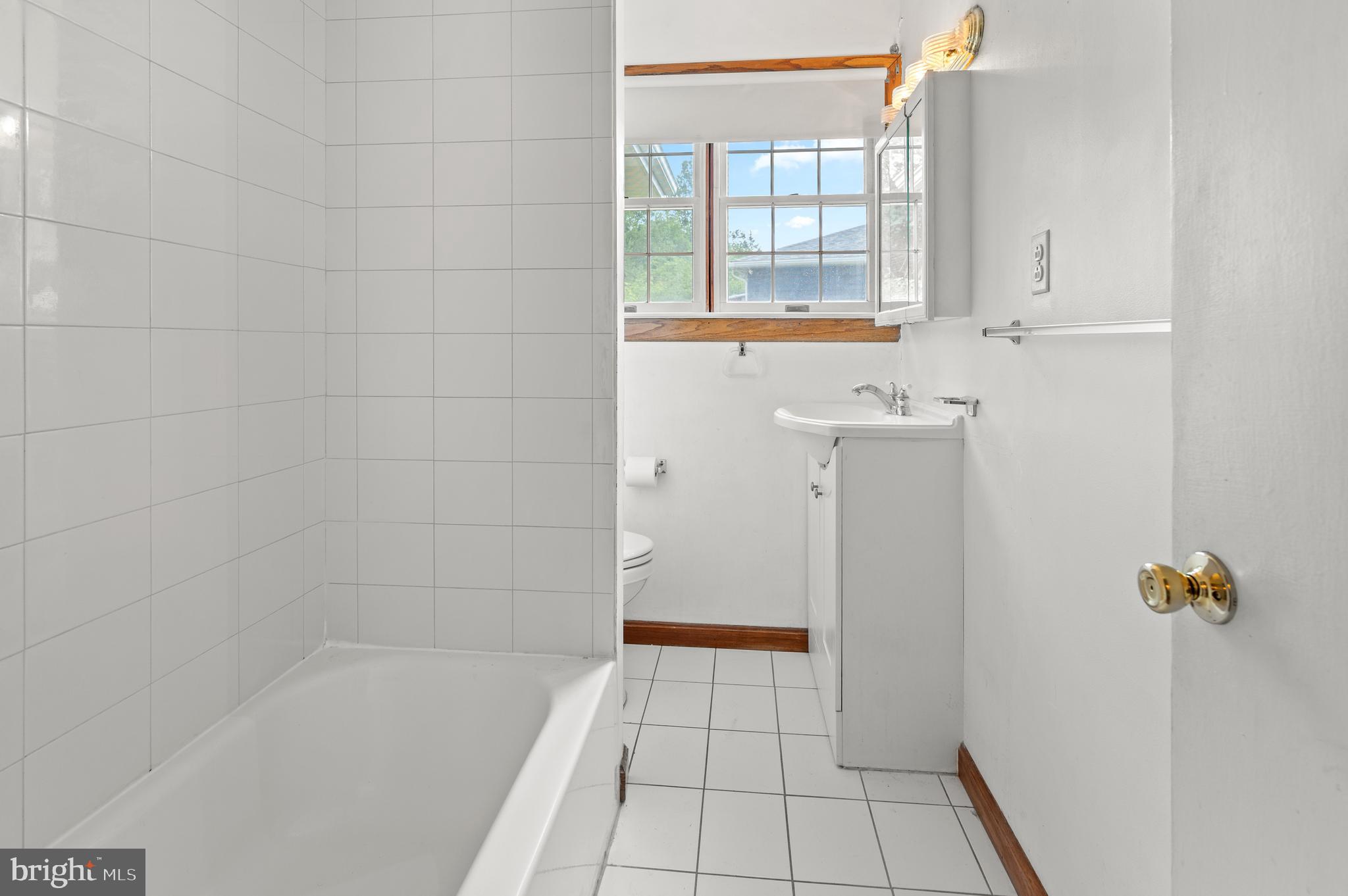 2944 Penn Square Road Norristown, PA 19401 - Photo 20 of 21 Full bath