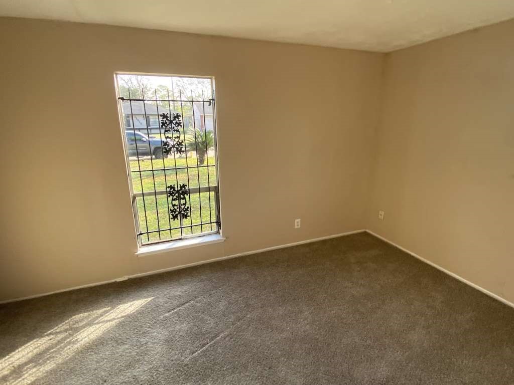 10818 Carlton Drive Houston, TX 77047 - Photo 7 of 13