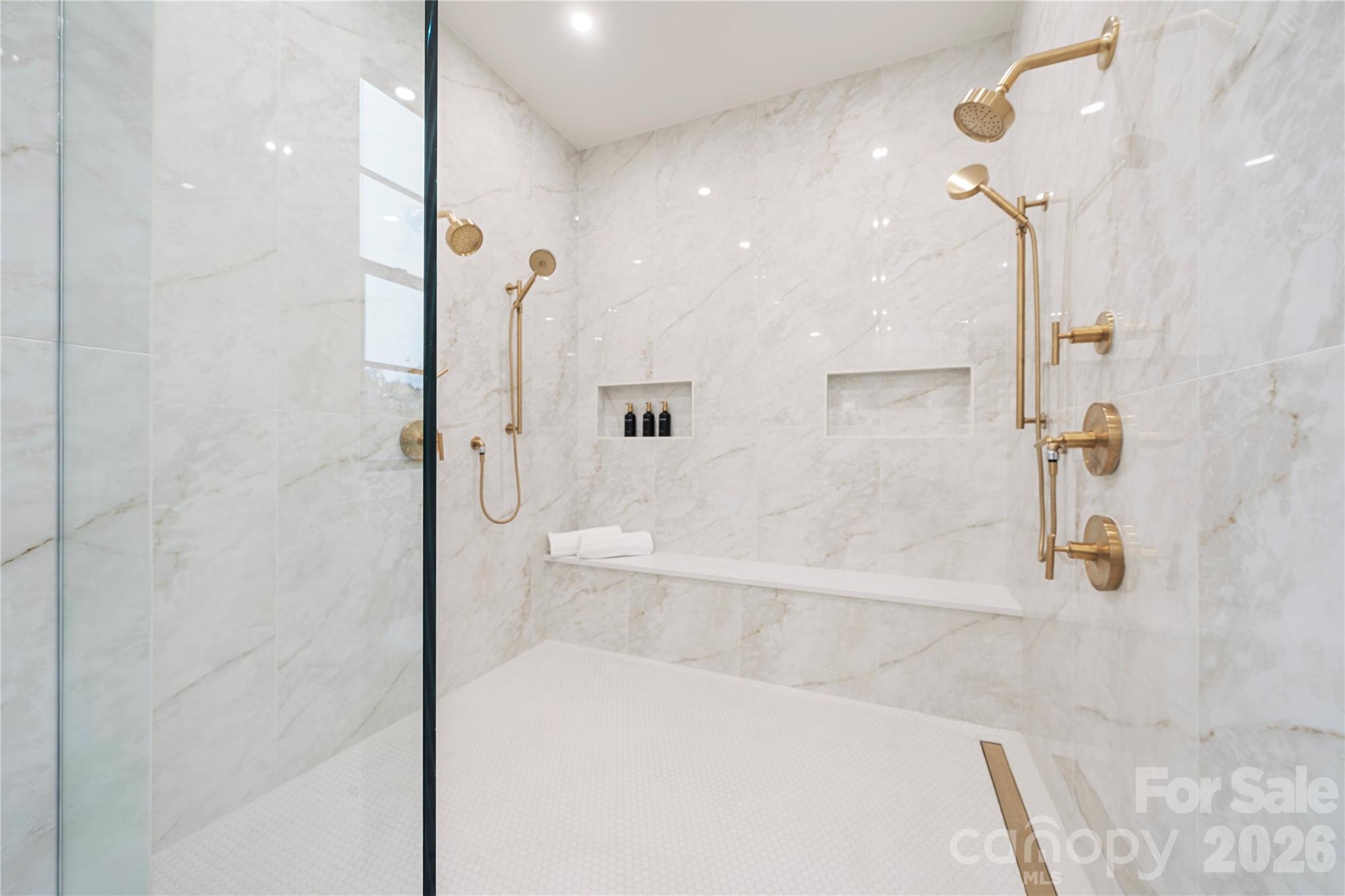 409 Queens Road, Unit 503 Charlotte, NC 28207 - Photo 14 of 30 Gallery Image 14