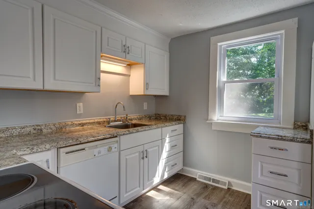 $2,500 | 12 Addison Road, Glastonbury, CT 06033