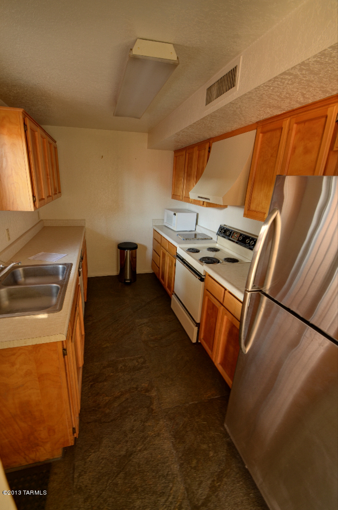 4318 East Fort Lowell Road Tucson, AZ 85712 - Photo 5 of 16 Gallery Image 5