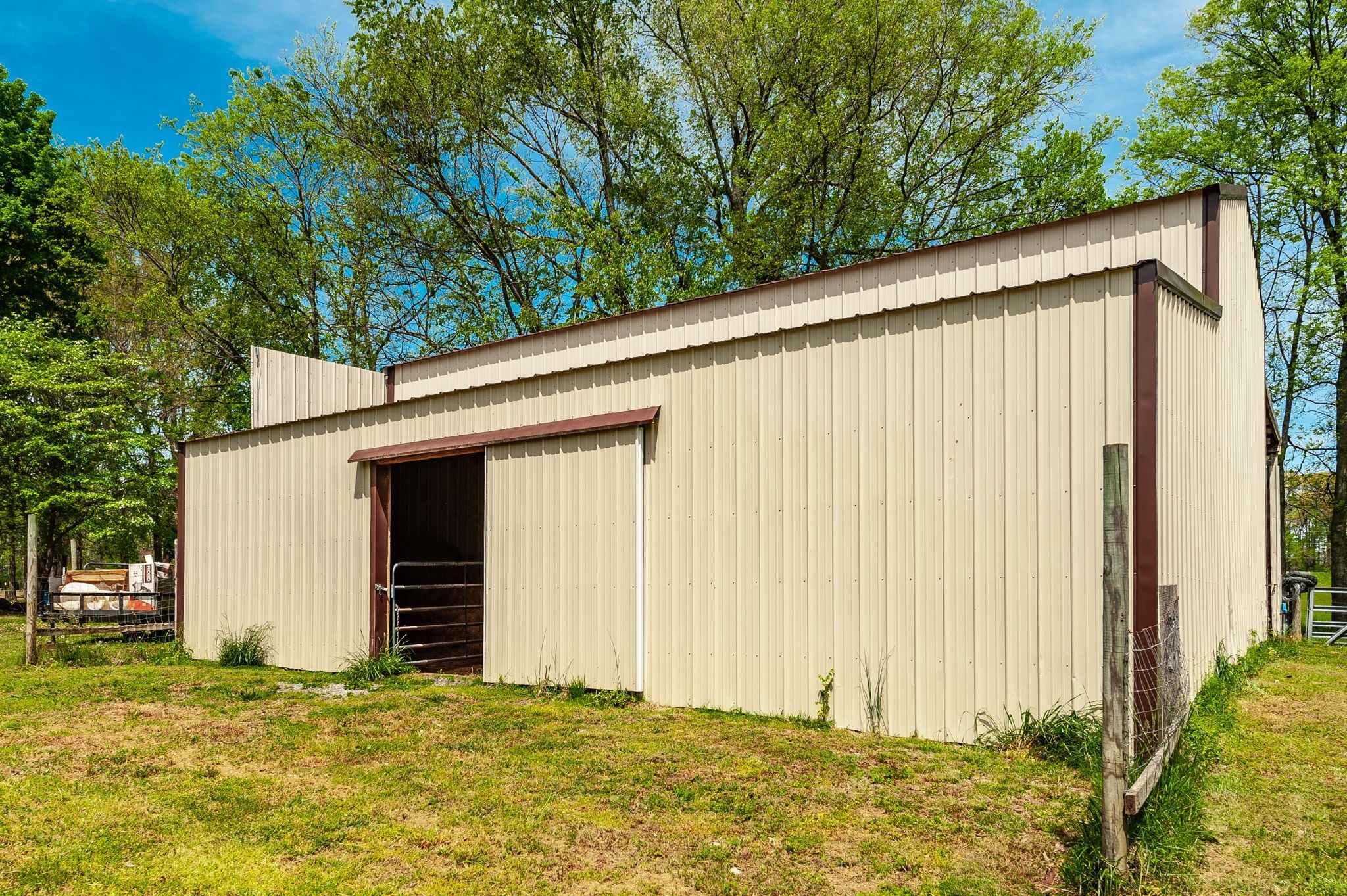 8338 Guthrie Road Cross Plains, TN 37049 - Photo 38 of 43 a view of a backyard of the house