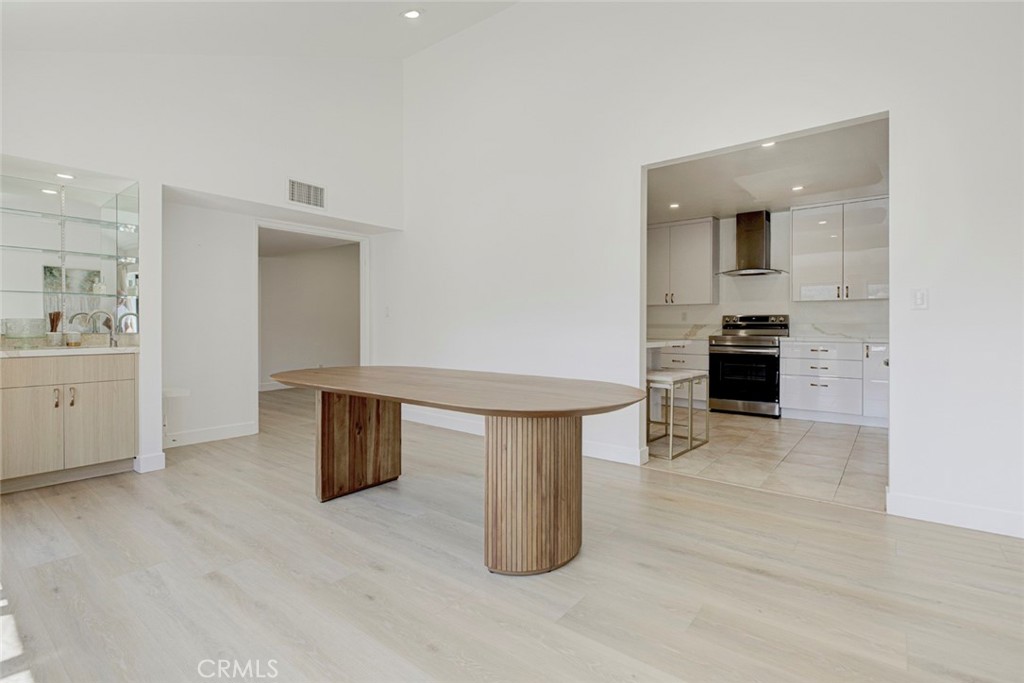 1325 Valley View Road, Unit 301 Glendale, CA 91202 - Photo 14 of 43