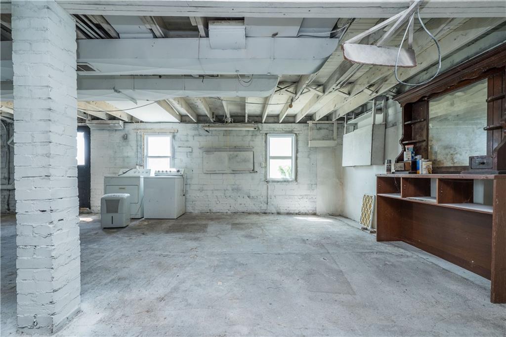 10780 Old Trail Road Irwin, PA 15642 - Photo 40 of 45 a view of a hallway with seating area