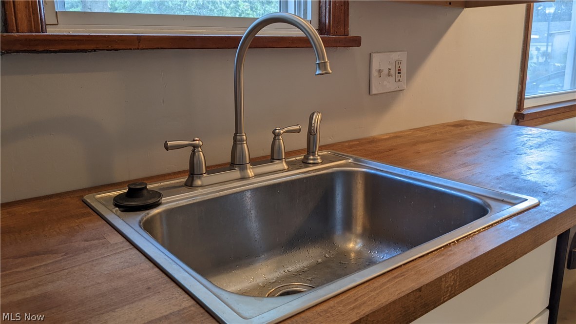 29946 Elgin Road Wickliffe, OH 44092 - Photo 8 of 34 Gallery Image 8