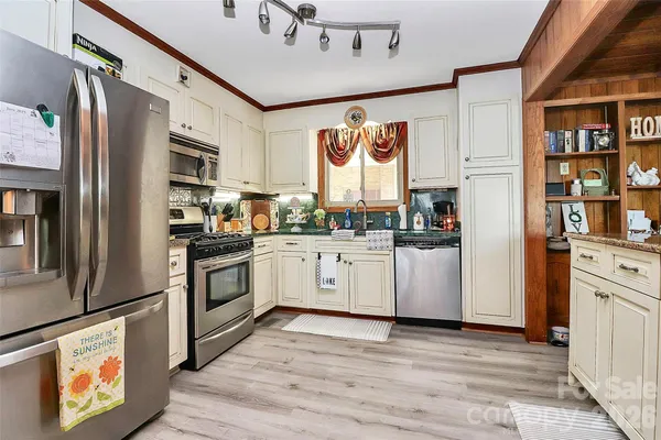 $825,000 | 160 Quail Hollow Drive, Kings Mountain, NC 28086