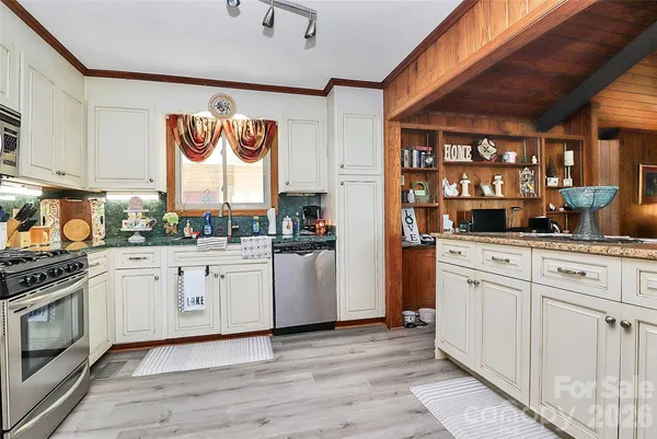 $825,000 | 160 Quail Hollow Drive, Kings Mountain, NC 28086