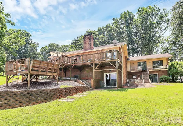 $825,000 | 160 Quail Hollow Drive, Kings Mountain, NC 28086