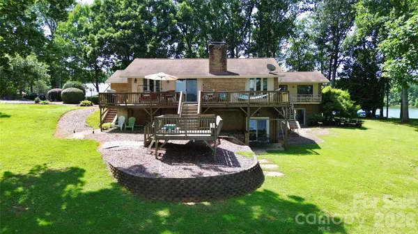 $825,000 | 160 Quail Hollow Drive, Kings Mountain, NC 28086