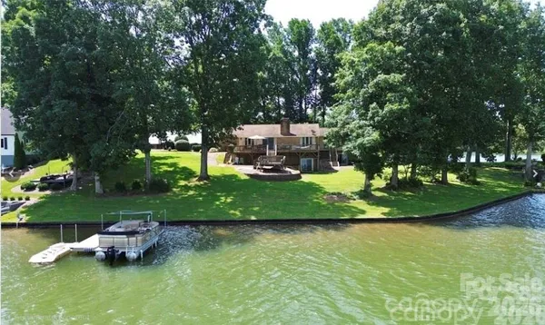 $825,000 | 160 Quail Hollow Drive, Kings Mountain, NC 28086