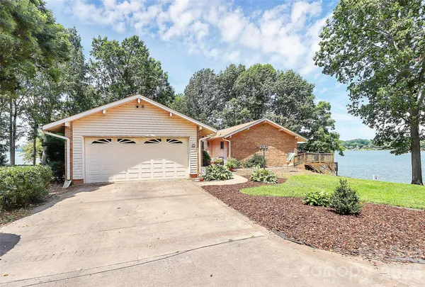 $825,000 | 160 Quail Hollow Drive, Kings Mountain, NC 28086