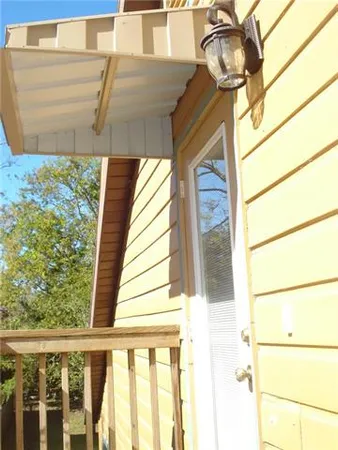 $1,100 | 404 Pine Street, Unit UP, Madisonville, LA 70447