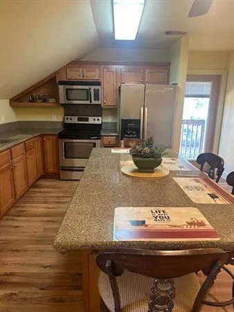 $1,100 | 404 Pine Street, Unit UP, Madisonville, LA 70447