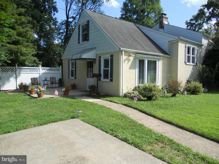 837 East Cathedral Road Philadelphia, PA 19128 - Photo 2 of 20 Exterior Side