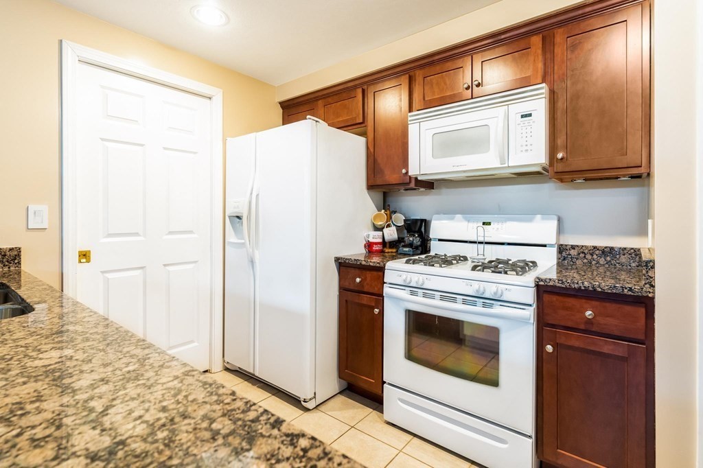215 Longmeadow Road, Unit 105 Taunton, MA 02780 - Photo 4 of 25 Gallery Image 4