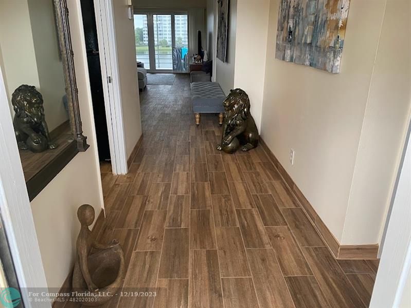 2751 North Palm Aire Dr Unit 407  