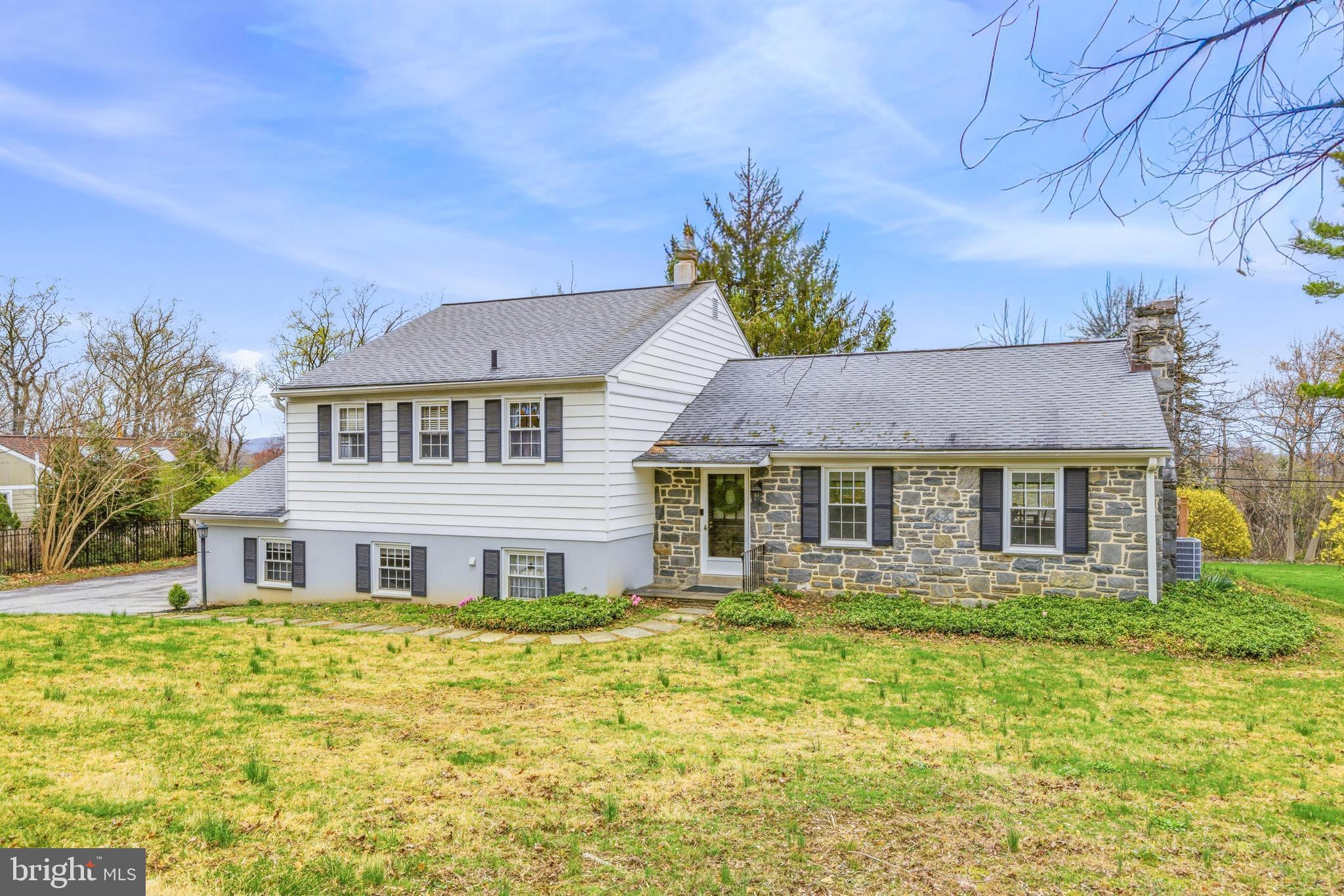 329 Devonshire Road Devon, PA 19333 - Photo 2 of 27