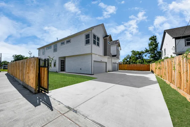 $2,200 | 4133 East Toliver Street, Houston, TX 77016