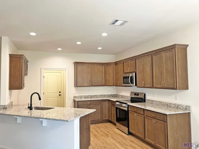 $262,990 | 3805 Retreat Drive, Westwego, LA 70094