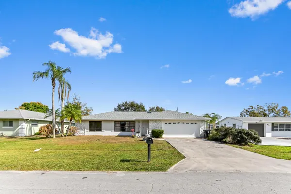 $2,200 | 571 Southeast Anchor Lane, Port St. Lucie, FL 34983