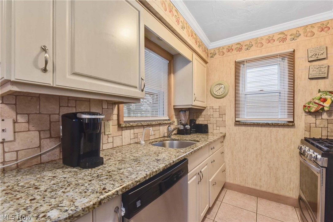 18913 Homeway Road Cleveland, OH 44135 - Photo 9 of 22 Gallery Image 9