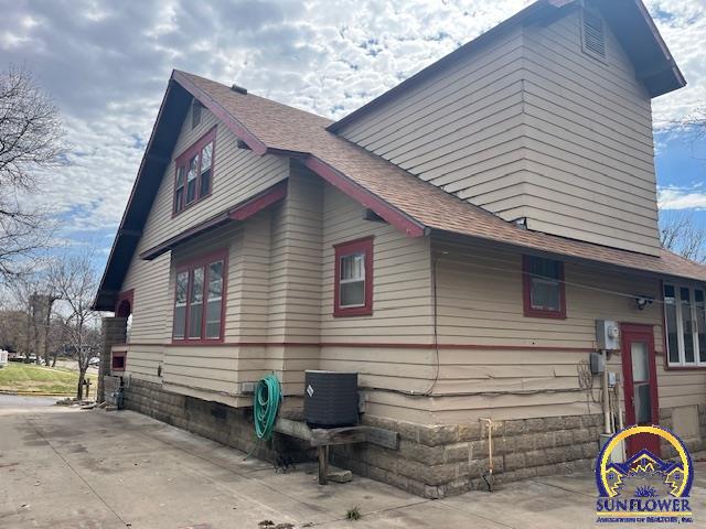 1237 Exchange Street Emporia, KS 66801 - Photo 3 of 20