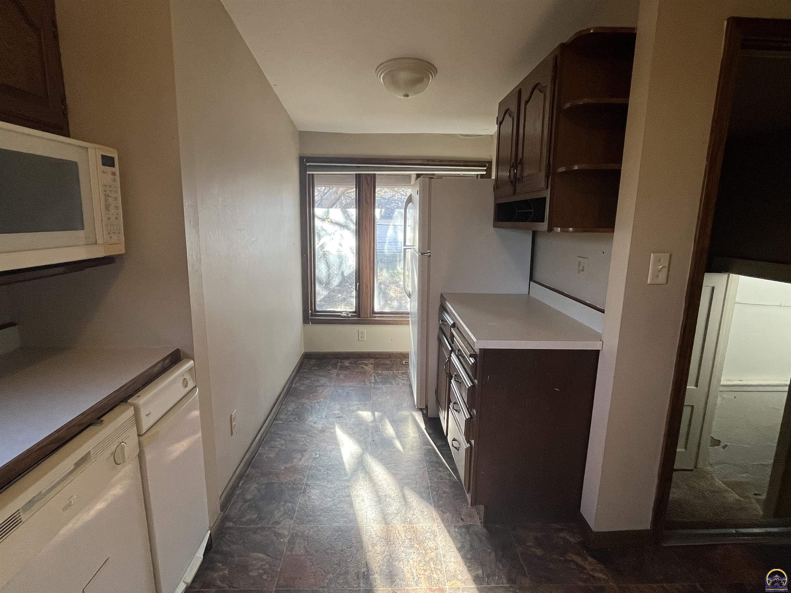 1237 Exchange Street Emporia, KS 66801 - Photo 6 of 20