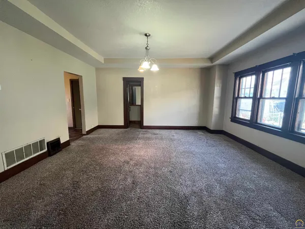 $169,000 | 1237 Exchange Street, Emporia, KS 66801