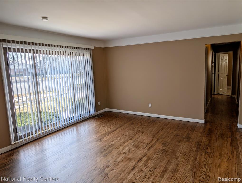 8849 Merriman Road Livonia, MI 48150 - Photo 3 of 25 Gallery Image 3