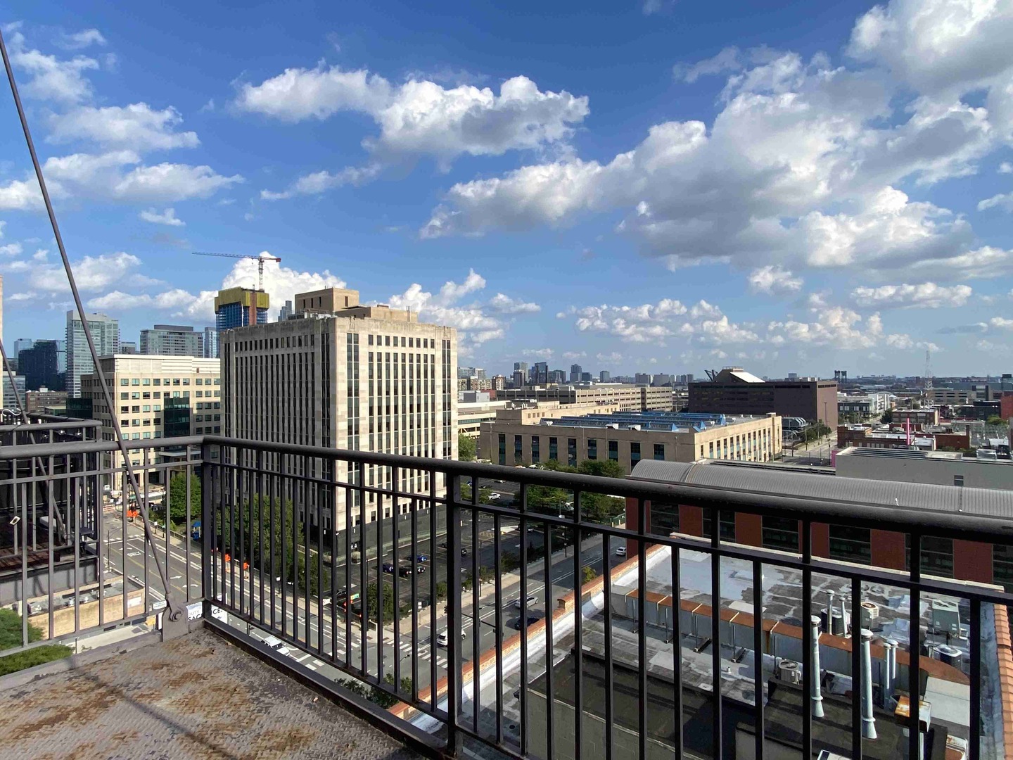 500 South Clinton Street, Unit 1017 Chicago, IL 60607 - Photo 11 of 11 a view of city from a balcony