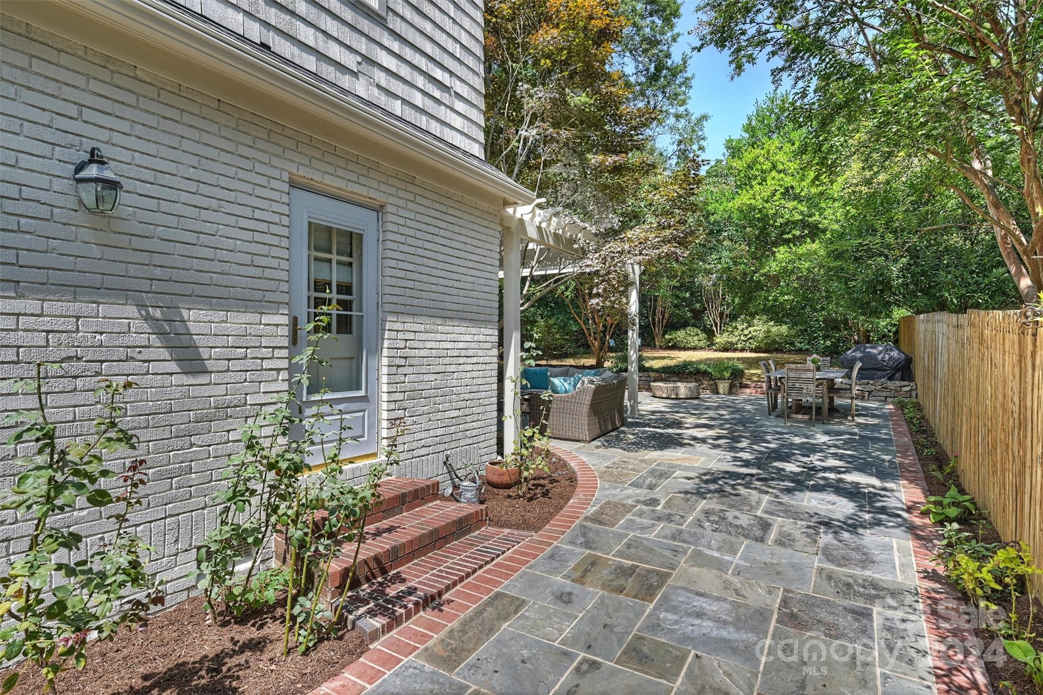 125 Altondale Avenue Charlotte, NC 28207 - Photo 32 of 40