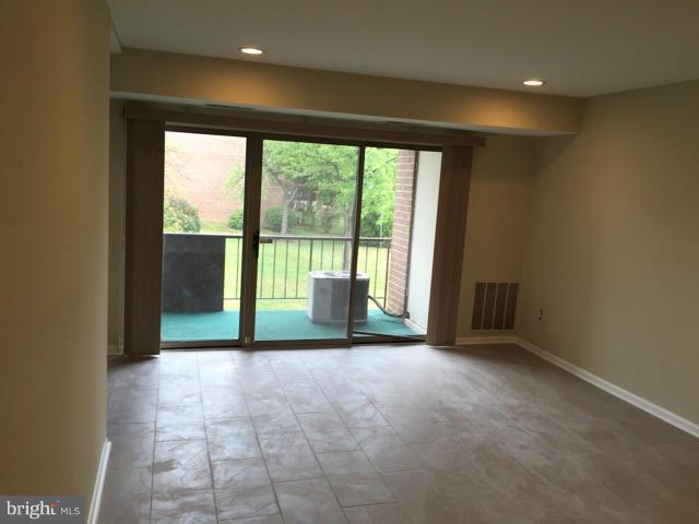 3827 St Barnabas Road, Unit T 101 Suitland, MD 20746 - Photo 5 of 12 Living Room