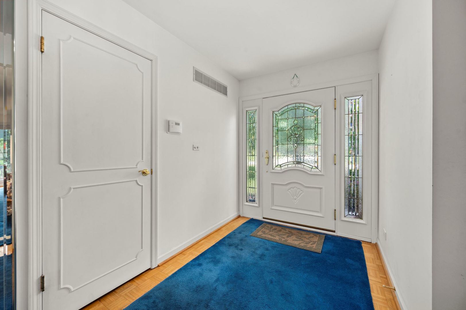1612 Gamon Road Wheaton, IL 60189 - Photo 4 of 33 Gallery Image 4