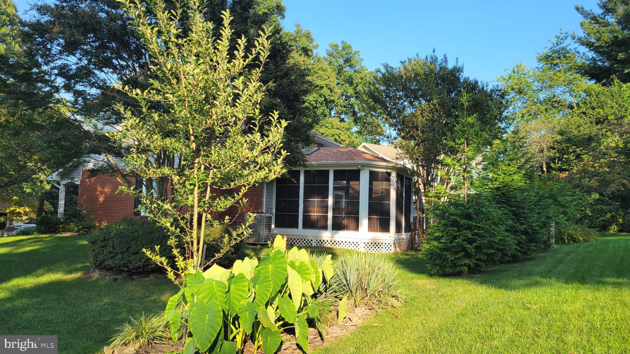 2725 Glencroft Road Vienna, VA 22181 - Photo 11 of 23 Gallery Image 11