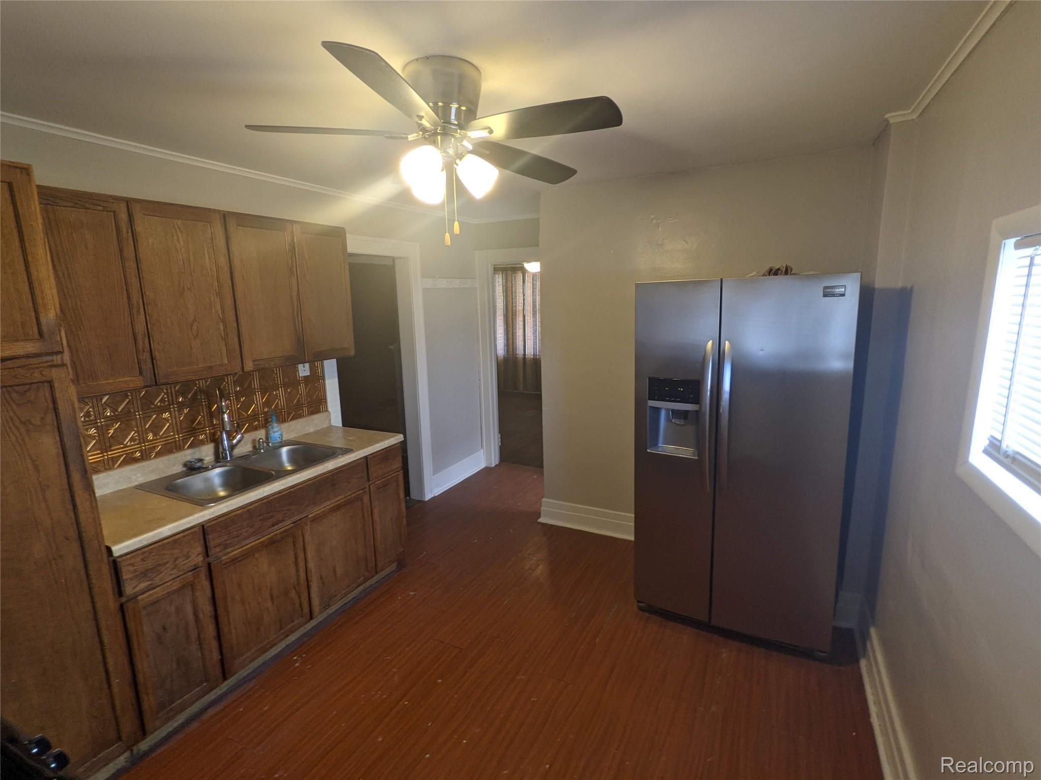 131 Elm Street River Rouge, MI 48218 - Photo 25 of 44 PXL_20210409_150242297.jpg