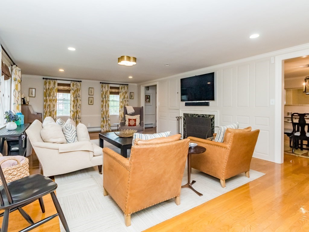 146 Arnold Road Newton, MA 02459 - Photo 5 of 42 Gallery Image 5