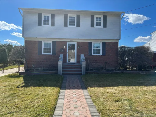 $4,950 | 508 Chamberlin Street, East Meadow, NY 11554